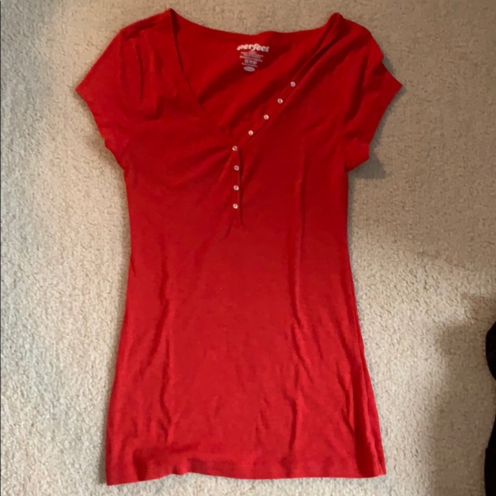 old navy tee